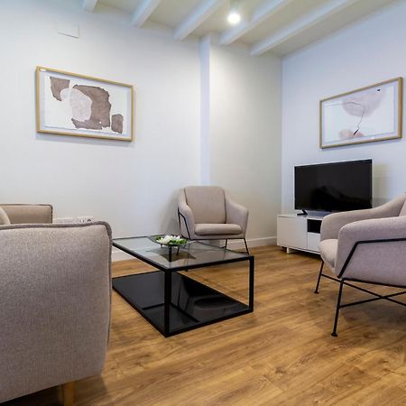 Alohamundi Puerta Osario II Apartment เซบีญา ภายนอก รูปภาพ